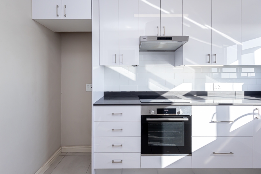 To Let 2 Bedroom Property for Rent in Green Point Western Cape